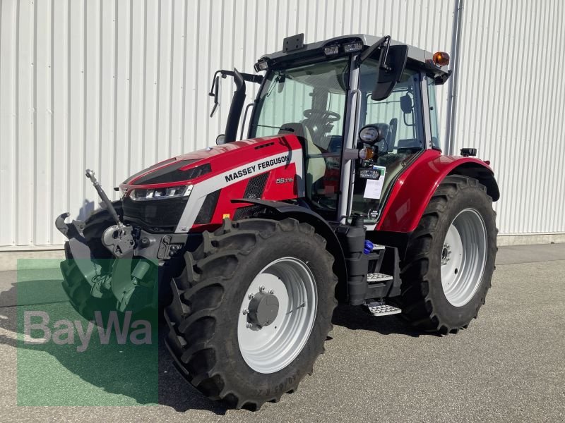 Traktor van het type Massey Ferguson 5S.115 DYNA-4 EFFICIENT, Gebrauchtmaschine in Obertraubling (Foto 1)