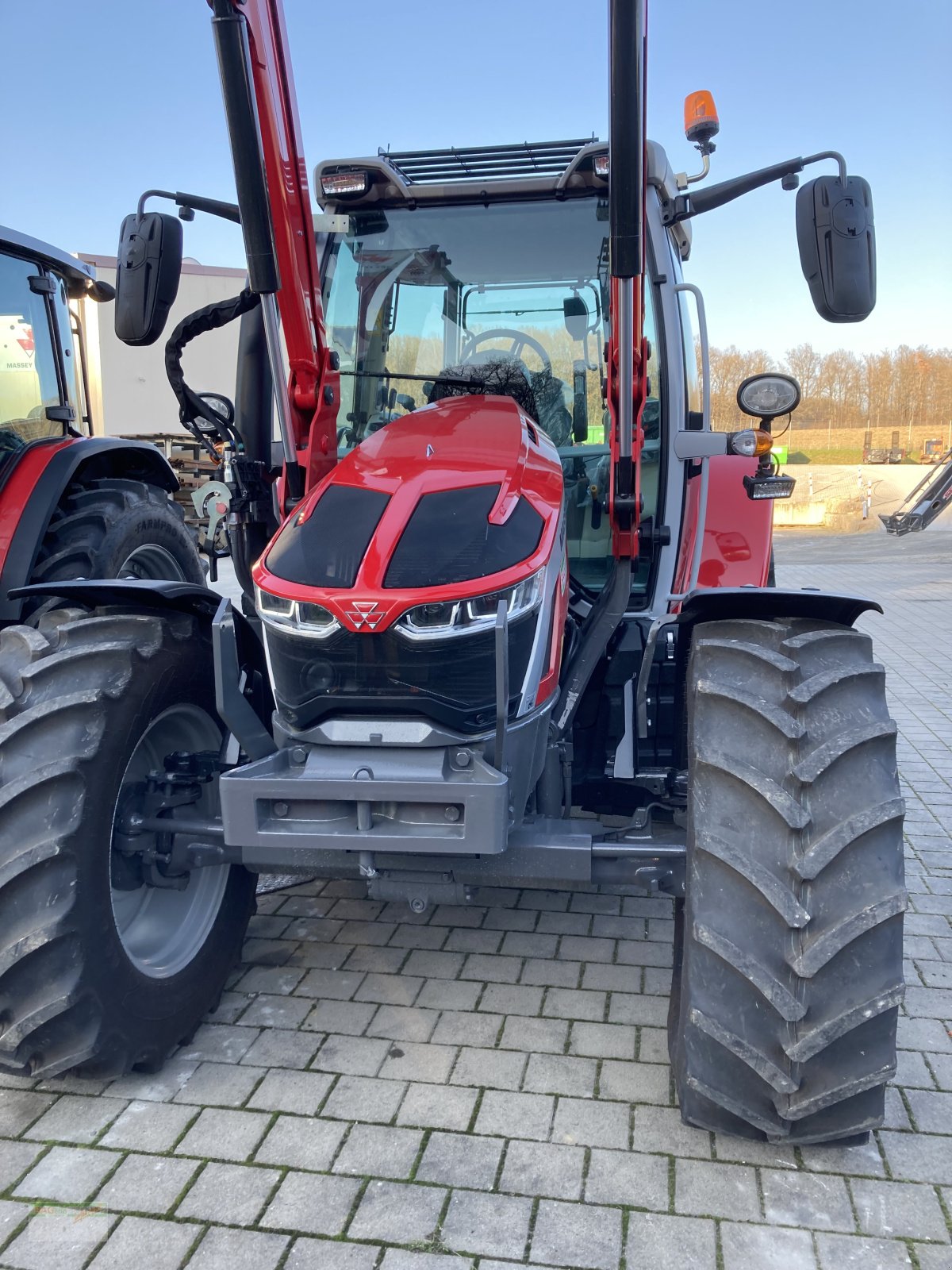 Traktor des Typs Massey Ferguson 5S.115, Neumaschine in Bad Mergentheim (Bild 9)