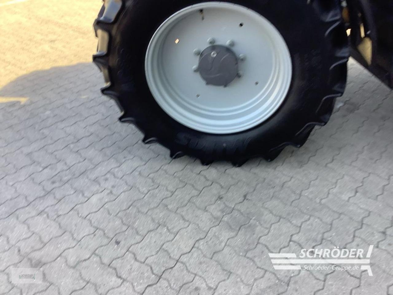 Traktor za tip Massey Ferguson 5S.125 DYNA-4 EFFICIENT, Gebrauchtmaschine u Völkersen (Slika 4)