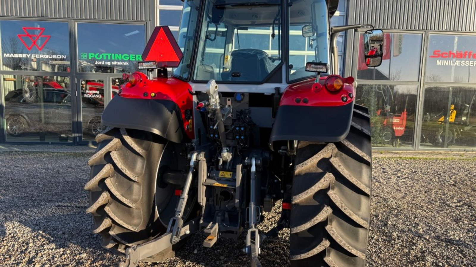 Traktor от тип Massey Ferguson 5S.125 Dyna-6 Efficient M/FL4121 læsser, Gebrauchtmaschine в Hadsten (Снимка 11)