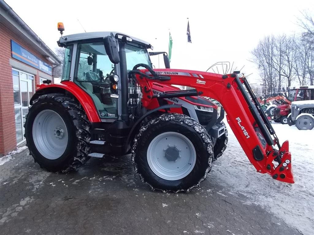 Traktor des Typs Massey Ferguson 5S.125 Dyna-6 Efficient M/FL4121 læsser, Gebrauchtmaschine in Roslev (Bild 1)