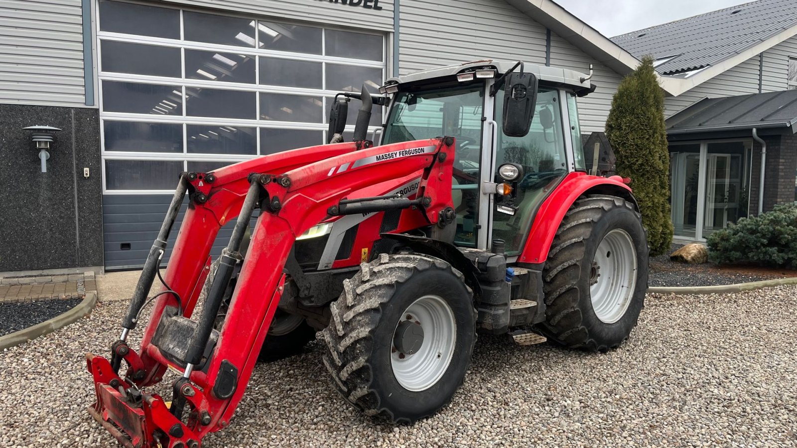 Traktor tip Massey Ferguson 5S.125 Dyna4 med frontlæsser, Gebrauchtmaschine in Lintrup (Poză 2)