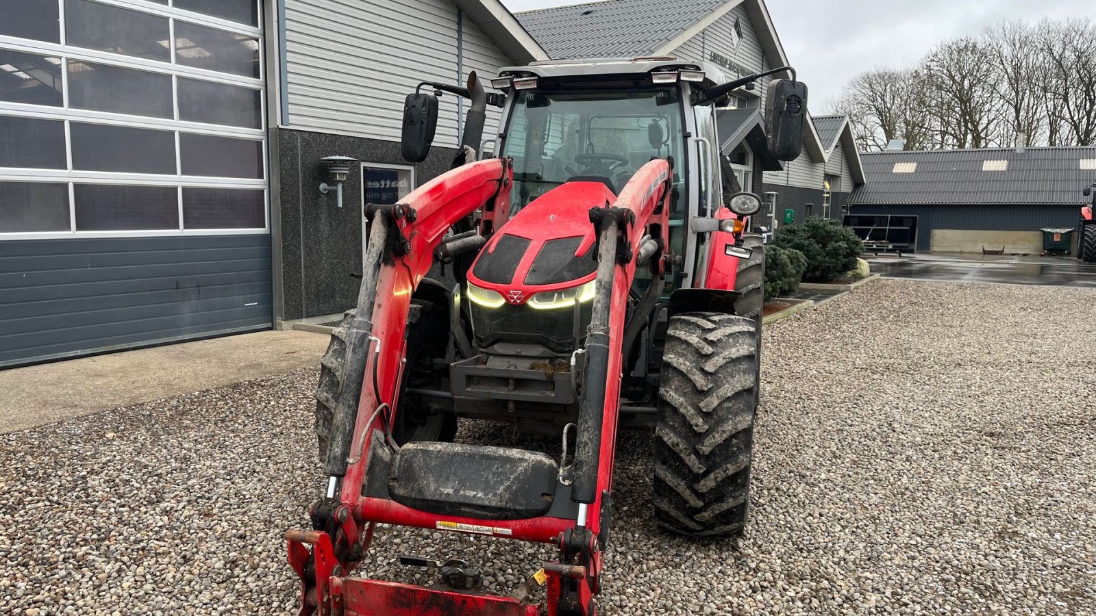 Traktor tip Massey Ferguson 5S.125 Dyna4 med frontlæsser, Gebrauchtmaschine in Lintrup (Poză 9)