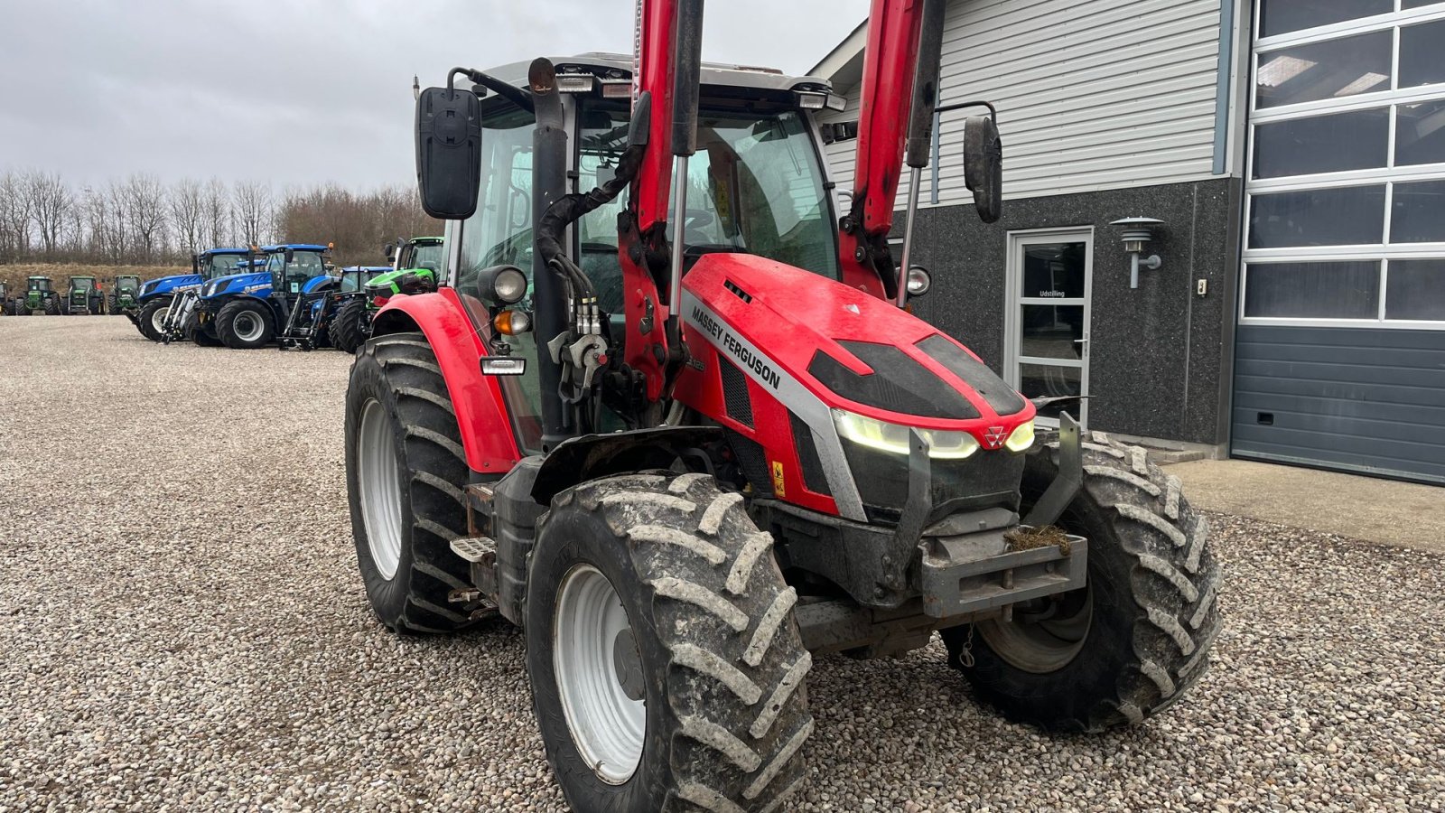 Traktor tip Massey Ferguson 5S.125 Dyna4 med frontlæsser, Gebrauchtmaschine in Lintrup (Poză 16)