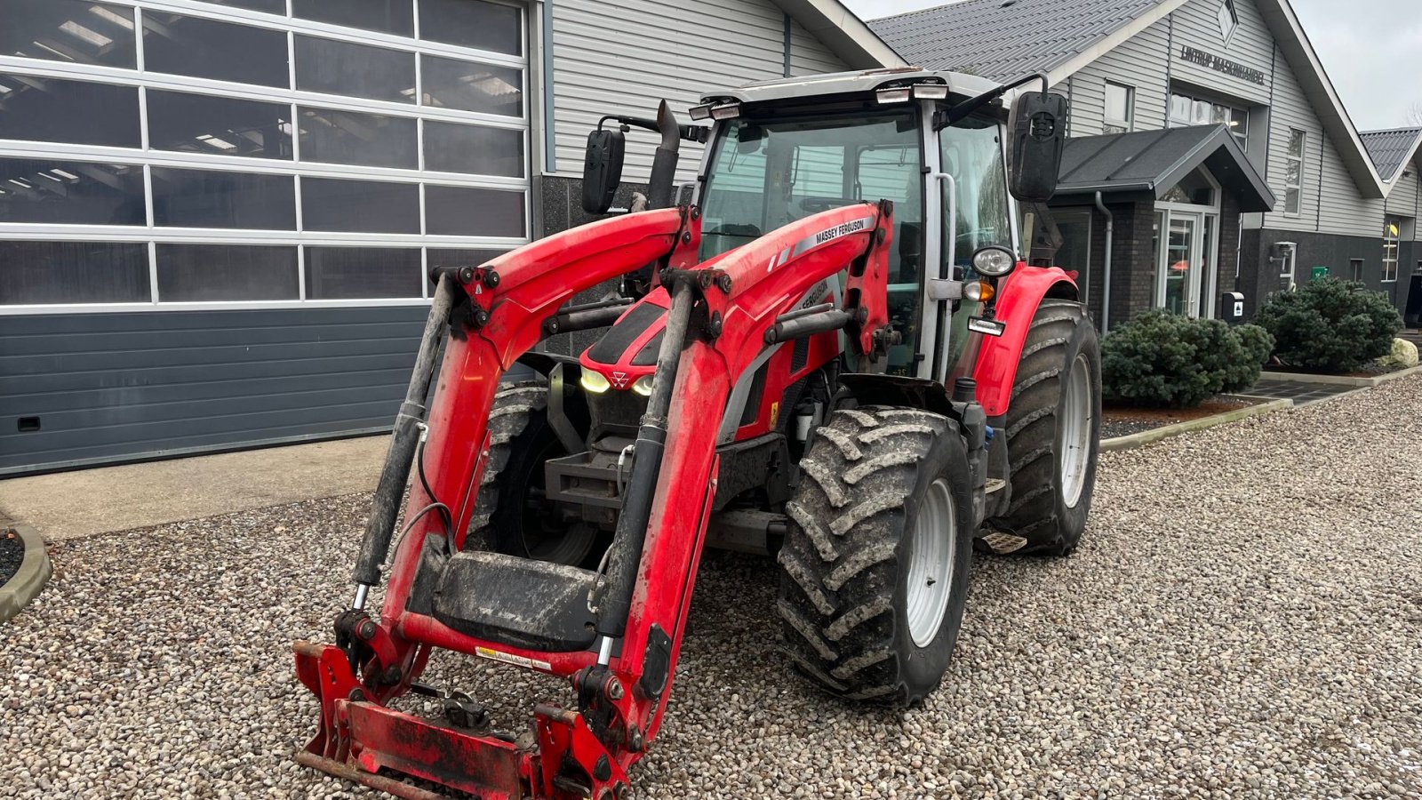 Traktor tip Massey Ferguson 5S.125 Dyna4 med frontlæsser, Gebrauchtmaschine in Lintrup (Poză 8)