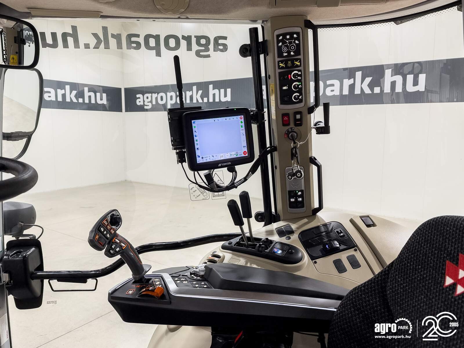 Traktor des Typs Massey Ferguson 5S.135, Gebrauchtmaschine in Csengele (Bild 12)