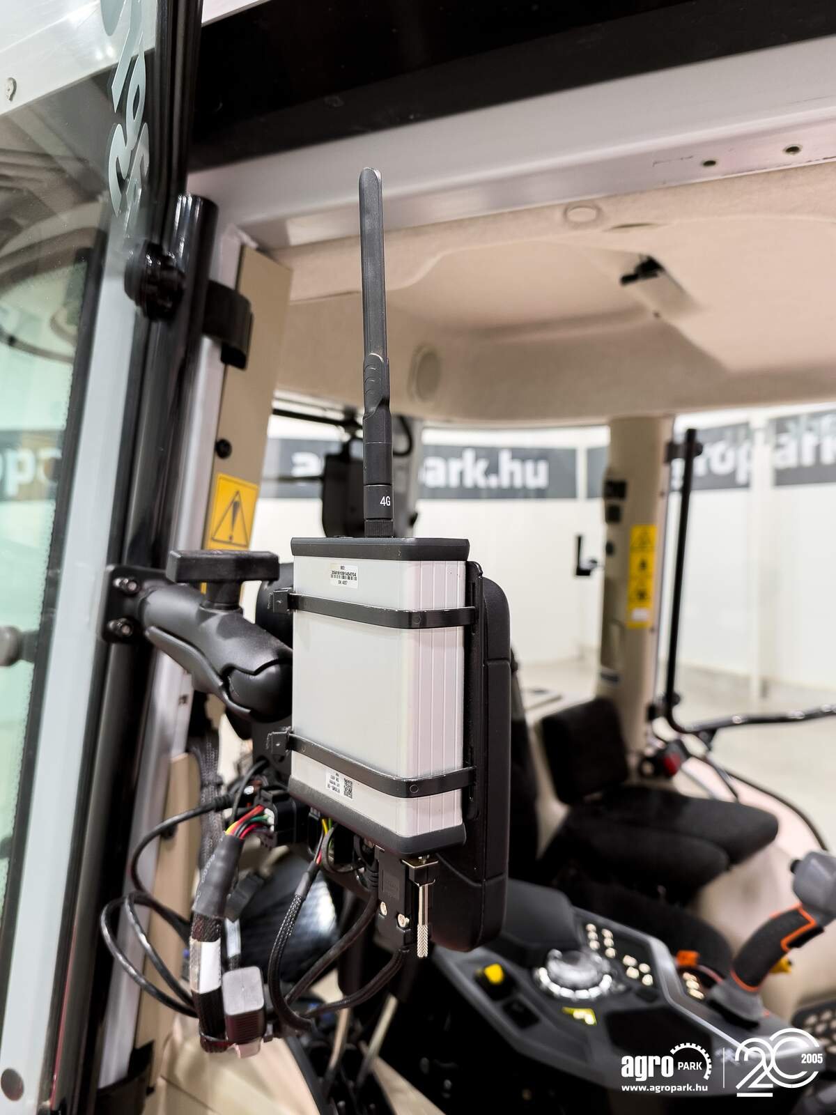 Traktor des Typs Massey Ferguson 5S.135, Gebrauchtmaschine in Csengele (Bild 21)