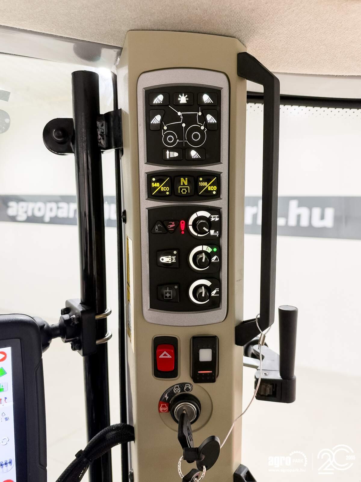 Traktor des Typs Massey Ferguson 5S.135, Gebrauchtmaschine in Csengele (Bild 23)