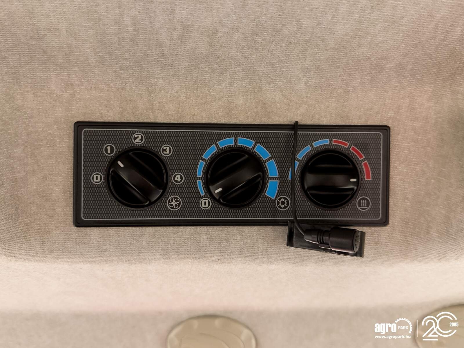 Traktor des Typs Massey Ferguson 5S.135, Gebrauchtmaschine in Csengele (Bild 28)