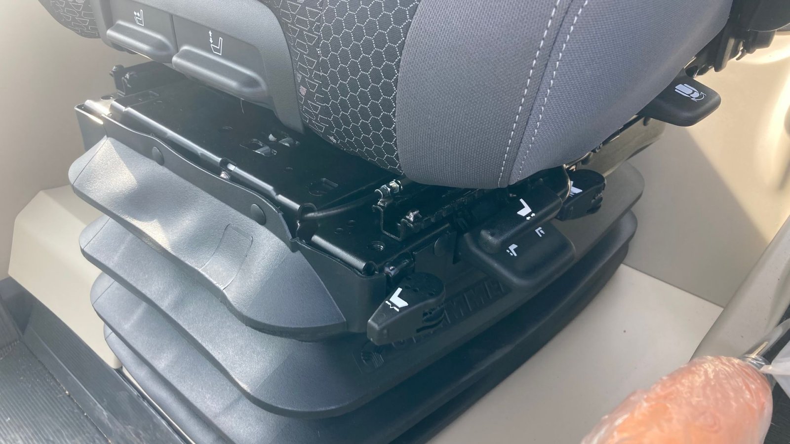 Traktor типа Massey Ferguson 5S.145 Exclusive  Dyna-6 Exclusive, Gebrauchtmaschine в Roskilde (Фотография 13)