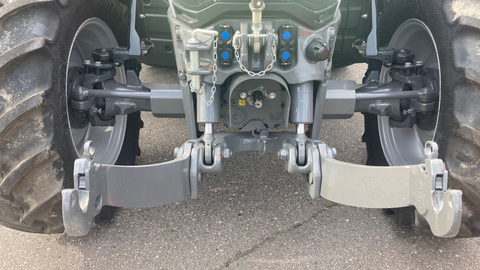 Traktor типа Massey Ferguson 5S.145 Exclusive  Dyna-6 Exclusive, Gebrauchtmaschine в Roskilde (Фотография 3)