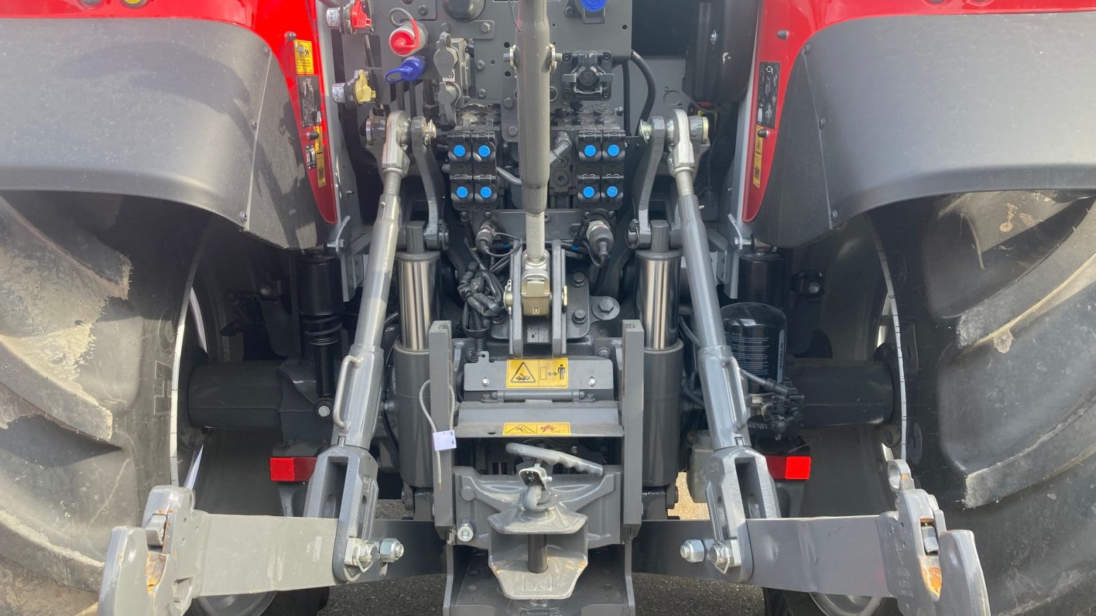 Traktor типа Massey Ferguson 5S.145 Exclusive  Dyna-6 Exclusive, Gebrauchtmaschine в Roskilde (Фотография 8)