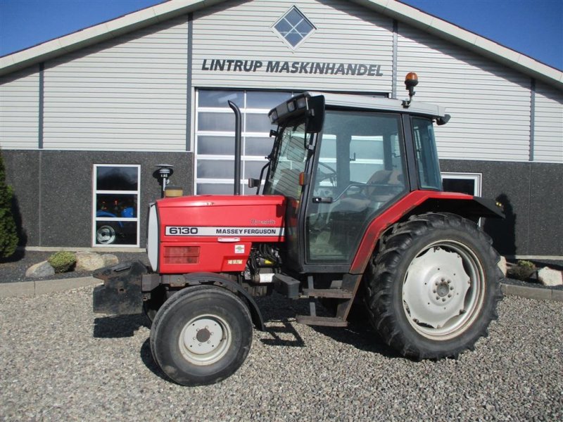 Traktor tip Massey Ferguson 6130 Dyna4 med lækker kabine på, Gebrauchtmaschine in Lintrup (Poză 1)