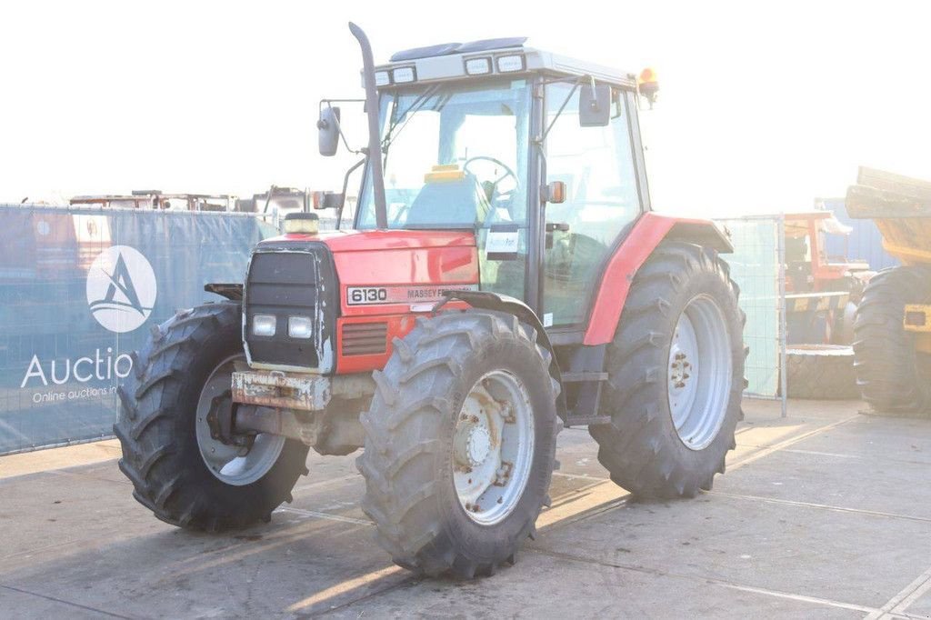 Traktor typu Massey Ferguson 6130, Gebrauchtmaschine w Antwerpen (Zdjęcie 10)