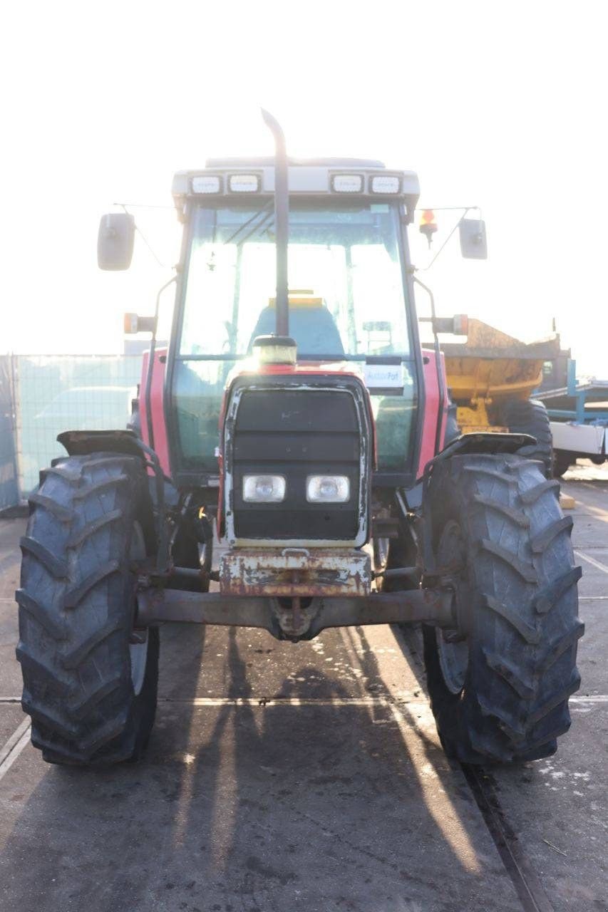 Traktor typu Massey Ferguson 6130, Gebrauchtmaschine w Antwerpen (Zdjęcie 9)