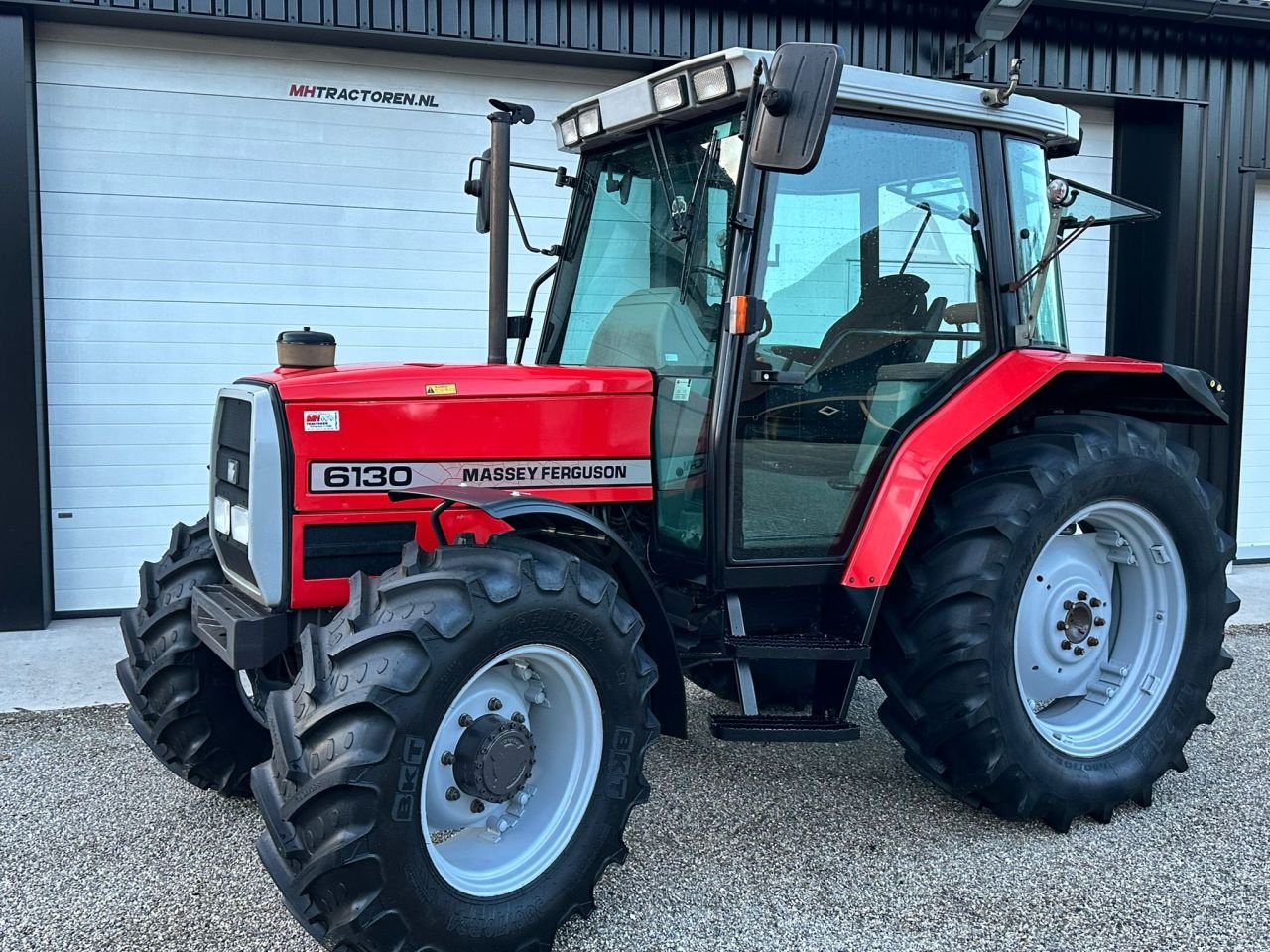 Traktor of the type Massey Ferguson 6130, Gebrauchtmaschine in Linde (dr) (Picture 6)