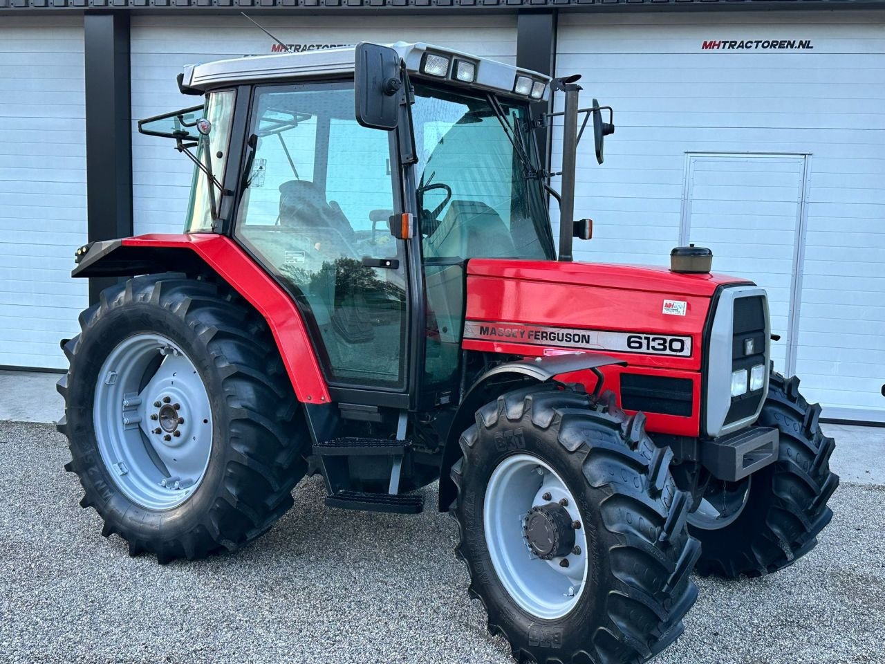 Traktor of the type Massey Ferguson 6130, Gebrauchtmaschine in Linde (dr) (Picture 5)