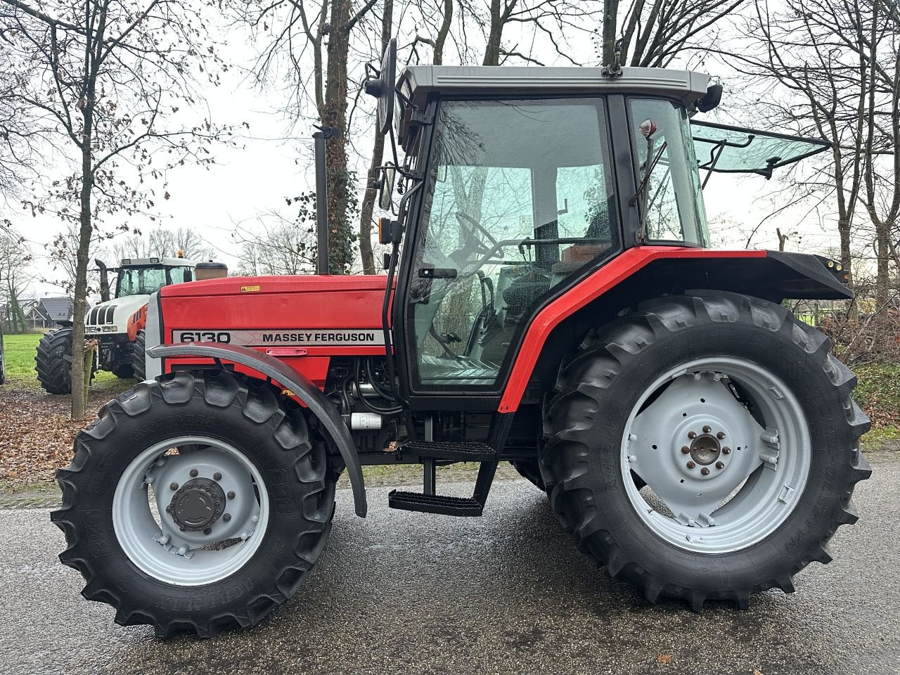 Traktor des Typs Massey Ferguson 6130, Gebrauchtmaschine in Rossum (Bild 4)