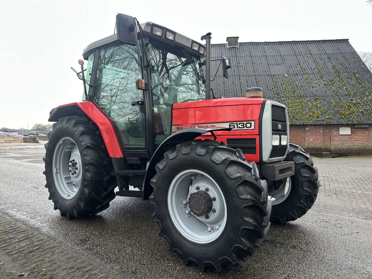 Traktor des Typs Massey Ferguson 6130, Gebrauchtmaschine in Rossum (Bild 2)