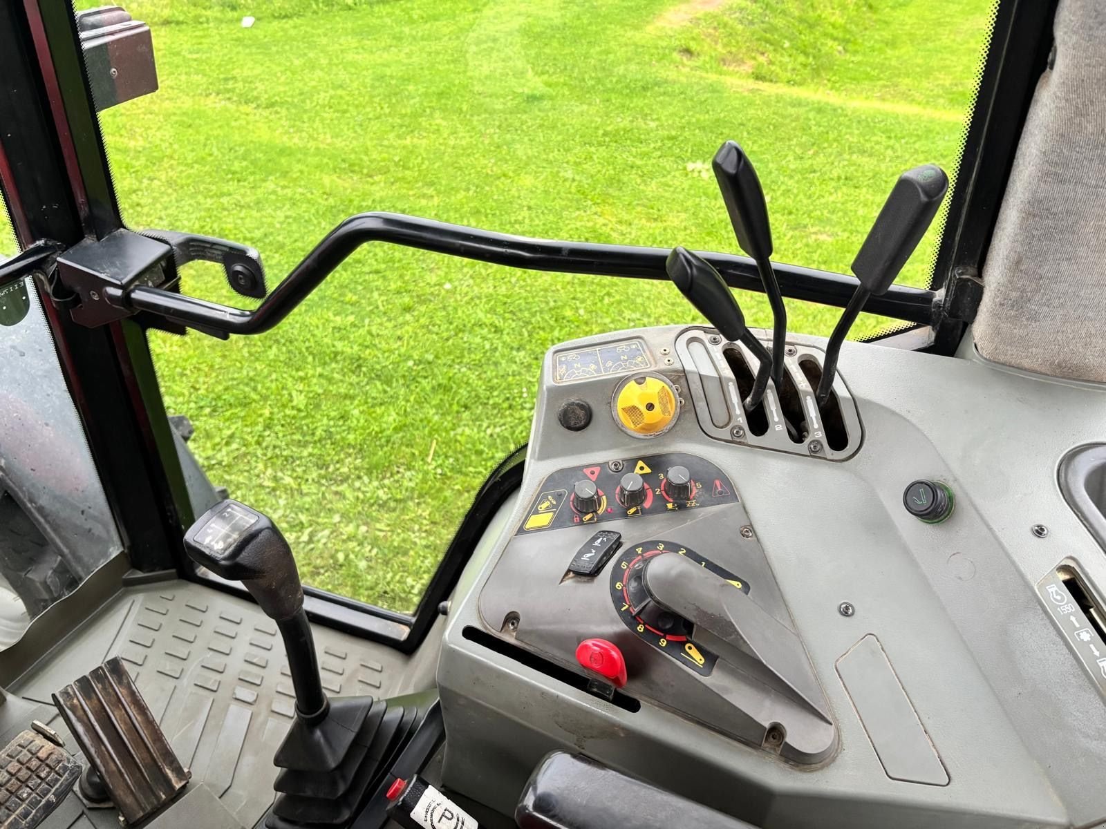 Traktor of the type Massey Ferguson 6140-4 F, Gebrauchtmaschine in NATTERNBACH (Picture 13)