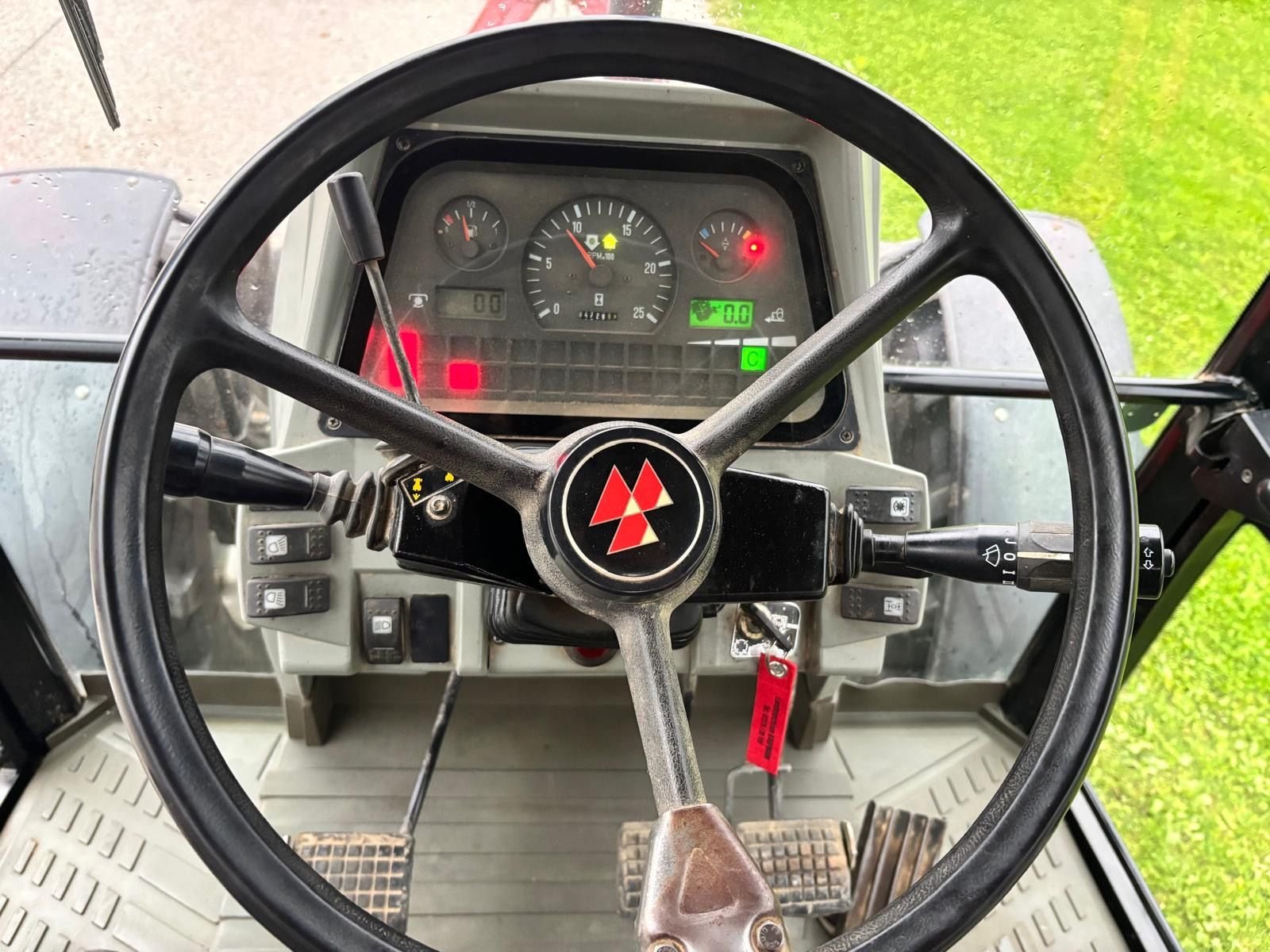 Traktor of the type Massey Ferguson 6140-4 F, Gebrauchtmaschine in NATTERNBACH (Picture 15)