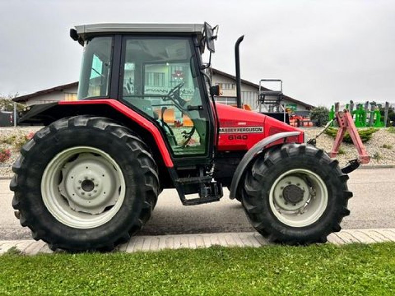 Traktor of the type Massey Ferguson 6140-4 F, Gebrauchtmaschine in NATTERNBACH (Picture 2)