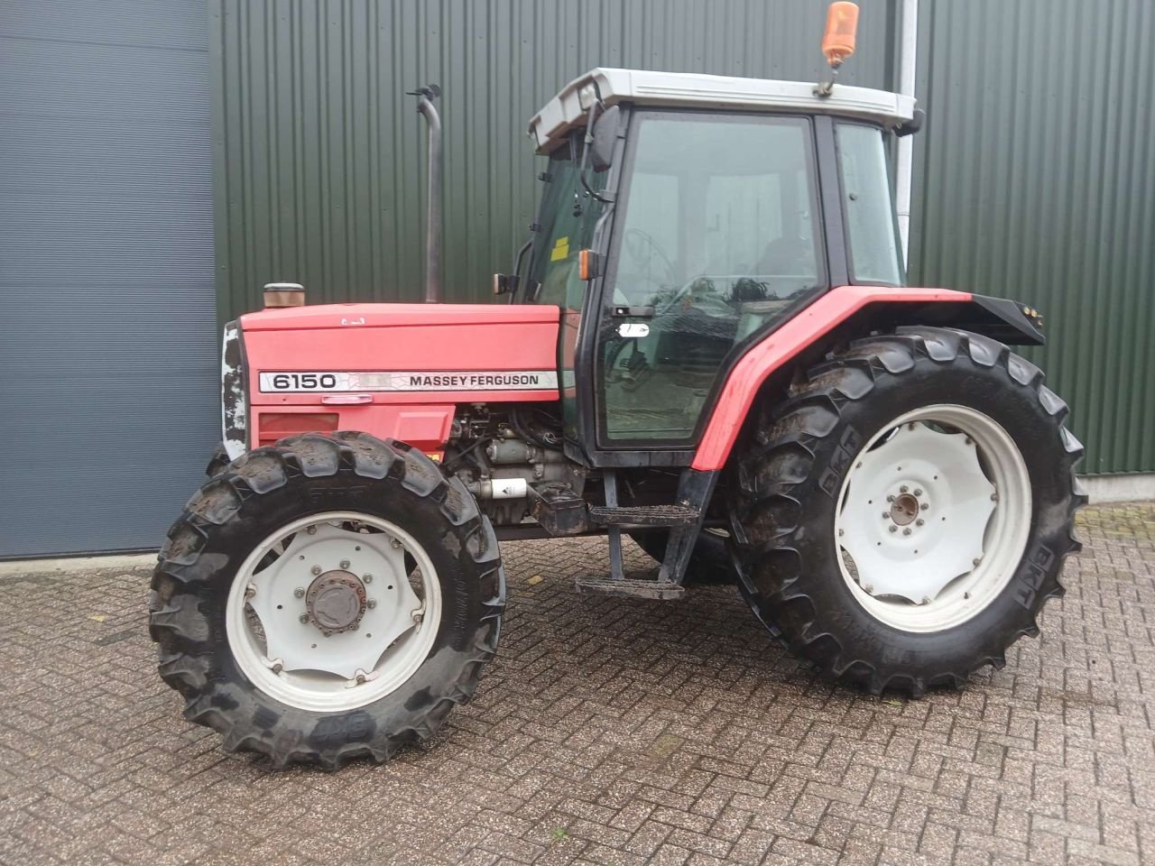 Traktor типа Massey Ferguson 6150, Gebrauchtmaschine в Loosbroek (Фотография 2)