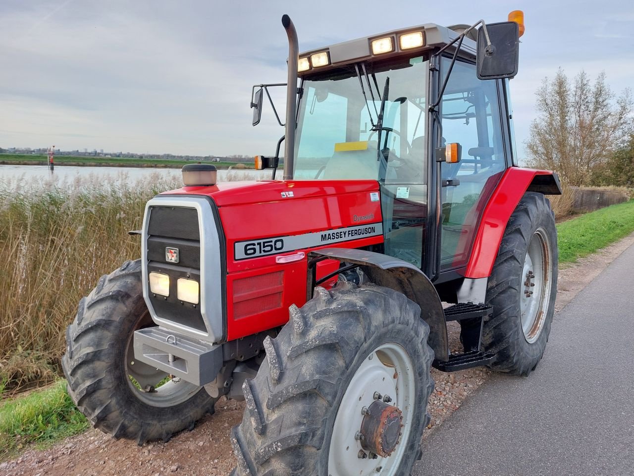 Traktor типа Massey Ferguson 6150, Gebrauchtmaschine в Ouderkerk aan den IJssel (Фотография 1)