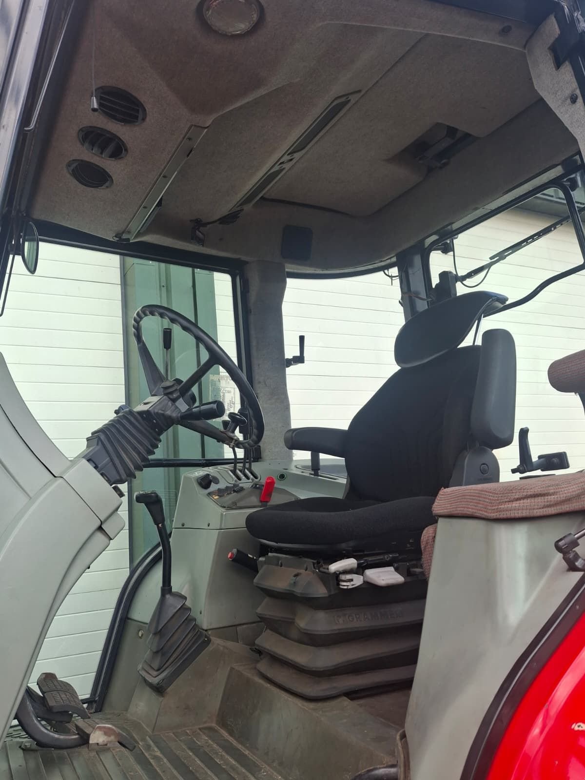 Traktor типа Massey Ferguson 6160 Dynashift, Gebrauchtmaschine в Witte paarden (Фотография 4)