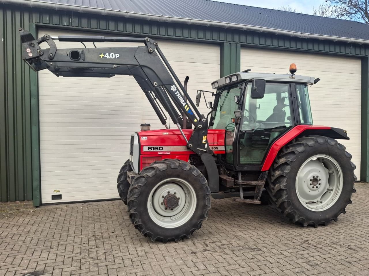 Traktor типа Massey Ferguson 6160 Dynashift, Gebrauchtmaschine в Witte paarden (Фотография 2)