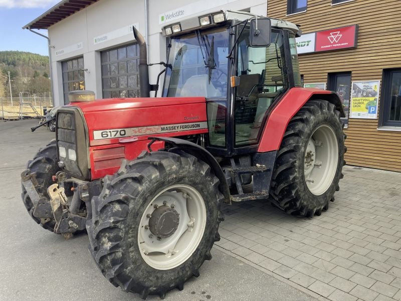 Traktor типа Massey Ferguson 6170 DYNASHIFT, Gebrauchtmaschine в Miltach (Фотография 3)