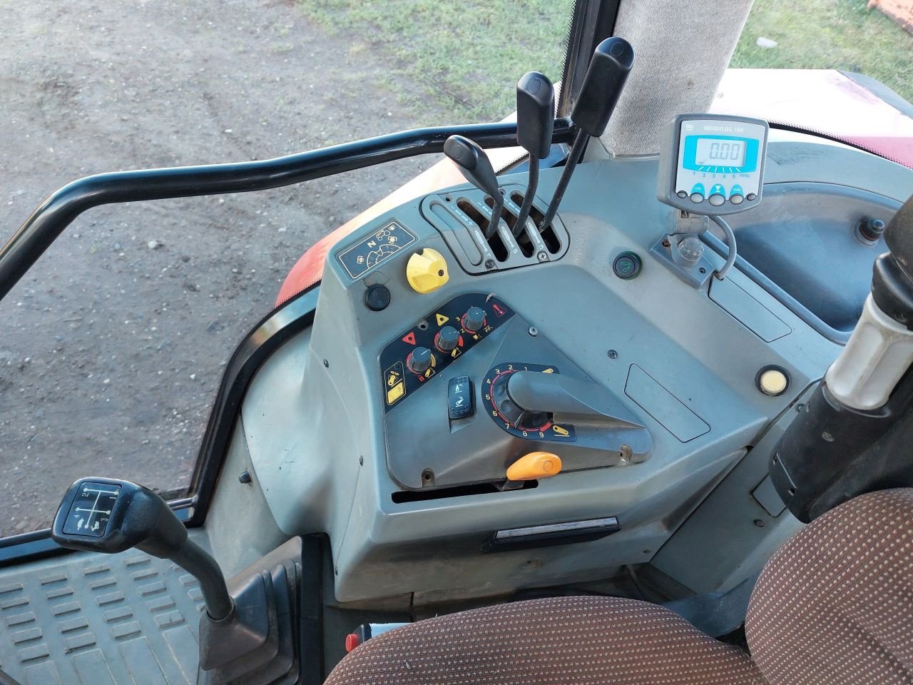 Traktor типа Massey Ferguson 6180 Dynashift, Gebrauchtmaschine в Ouderkerk aan den IJssel (Фотография 9)