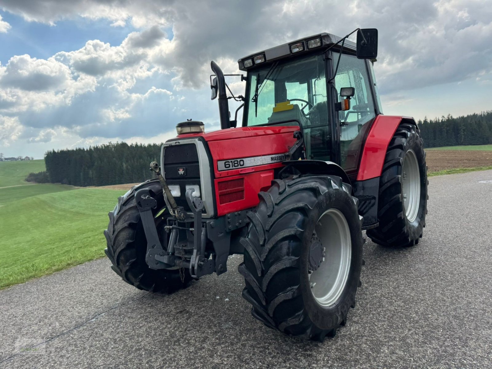 Traktor des Typs Massey Ferguson 6180, Gebrauchtmaschine in Bad Leonfelden (Bild 2)