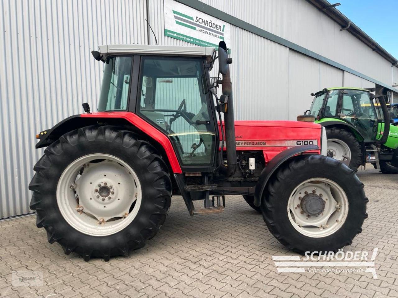 Traktor от тип Massey Ferguson 6180, Gebrauchtmaschine в Wildeshausen (Снимка 2)