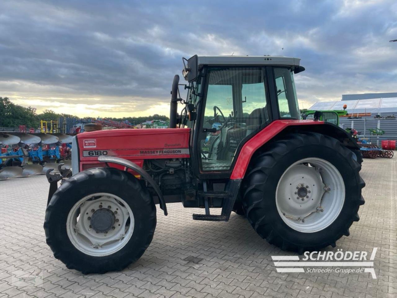 Traktor от тип Massey Ferguson 6180, Gebrauchtmaschine в Wildeshausen (Снимка 4)