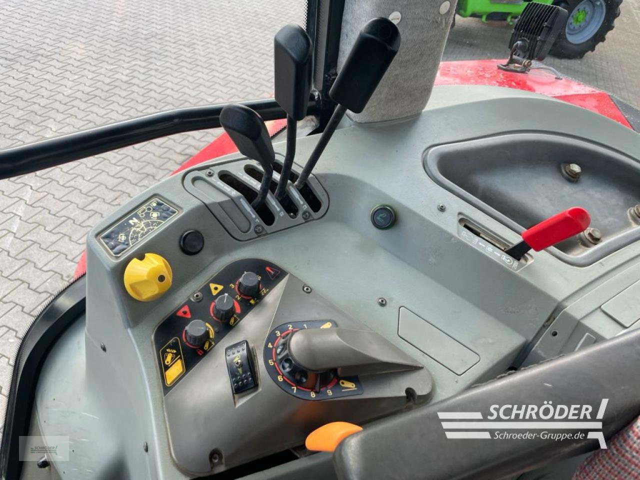 Traktor от тип Massey Ferguson 6180, Gebrauchtmaschine в Wildeshausen (Снимка 12)