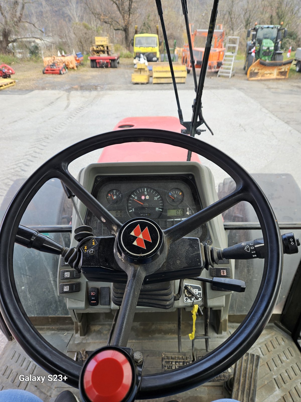 Traktor des Typs Massey Ferguson 6190-4, Gebrauchtmaschine in Arbedo (Bild 5)
