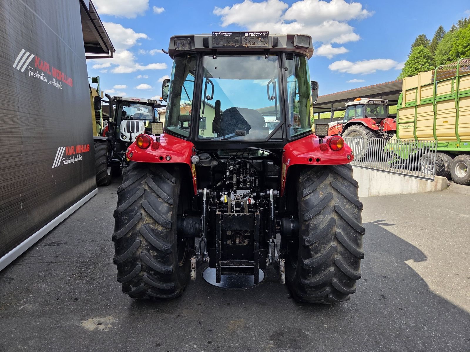 Traktor of the type Massey Ferguson 6235-4, Gebrauchtmaschine in Sulzberg (Picture 8)