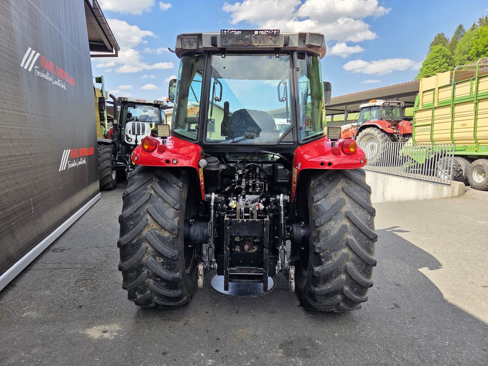 Traktor of the type Massey Ferguson 6235-4, Gebrauchtmaschine in Sulzberg (Picture 29)