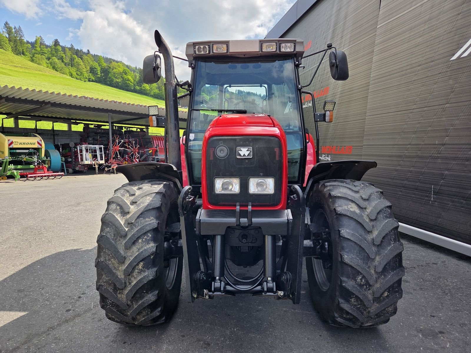 Traktor of the type Massey Ferguson 6235-4, Gebrauchtmaschine in Sulzberg (Picture 16)