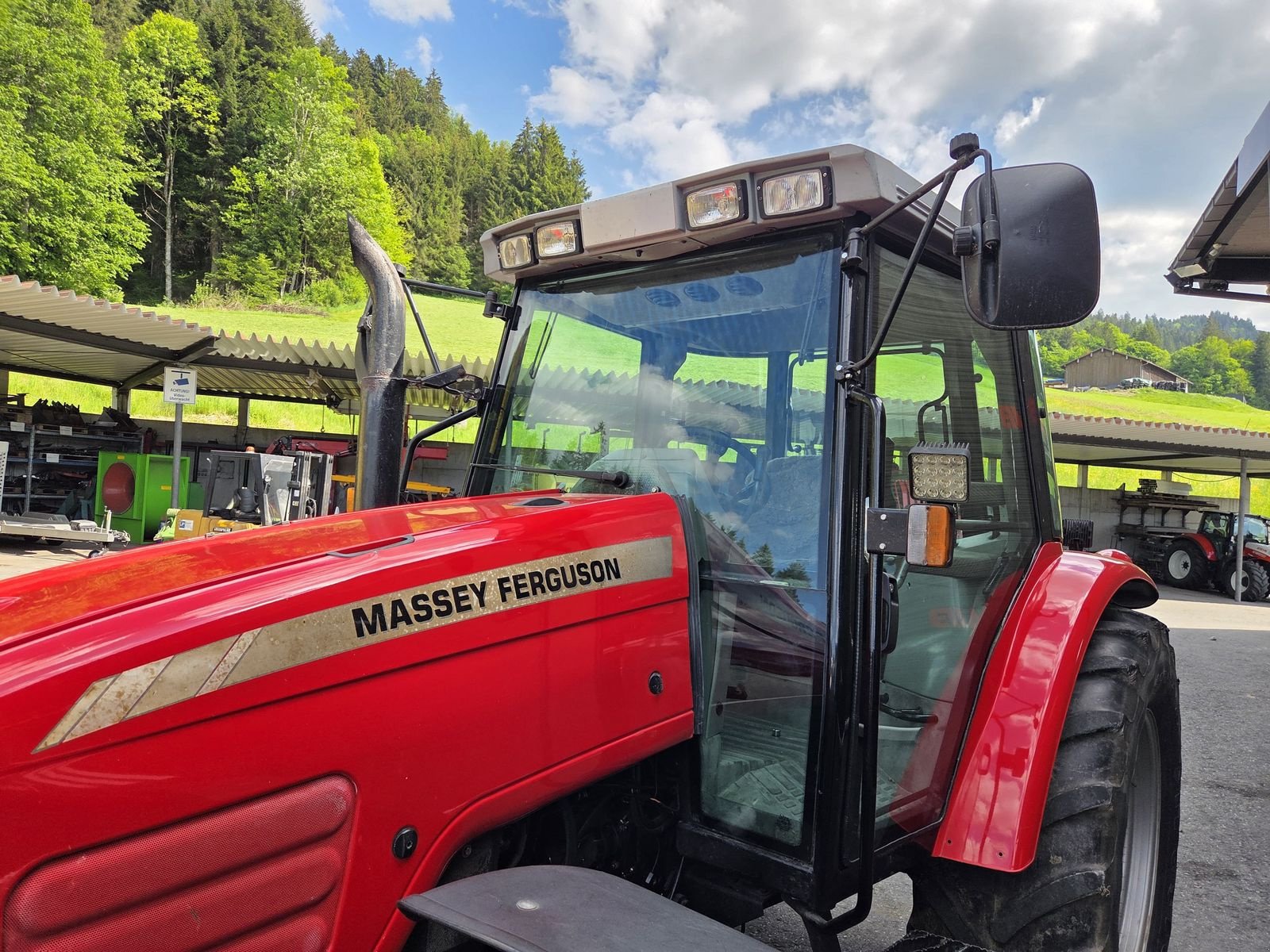 Traktor of the type Massey Ferguson 6235-4, Gebrauchtmaschine in Sulzberg (Picture 17)