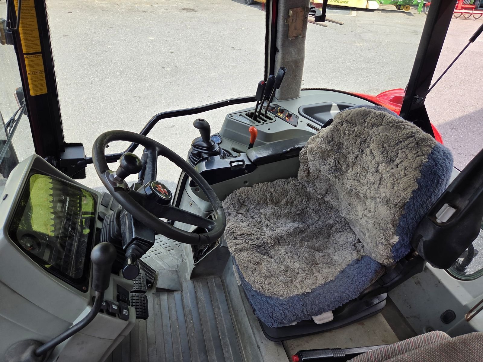 Traktor of the type Massey Ferguson 6235-4, Gebrauchtmaschine in Sulzberg (Picture 20)