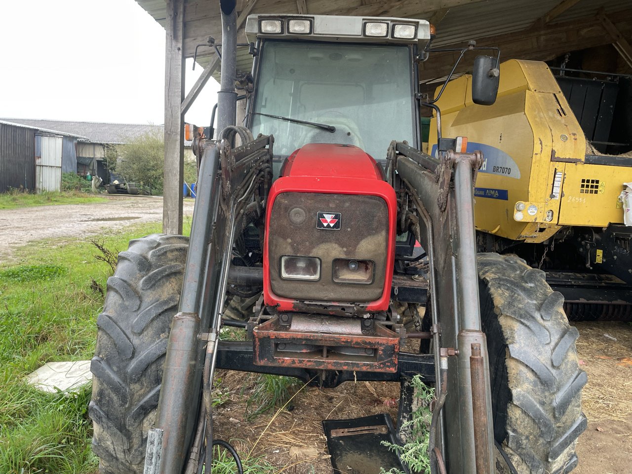 Traktor of the type Massey Ferguson 6255, Gebrauchtmaschine in JOSSELIN (Picture 3)