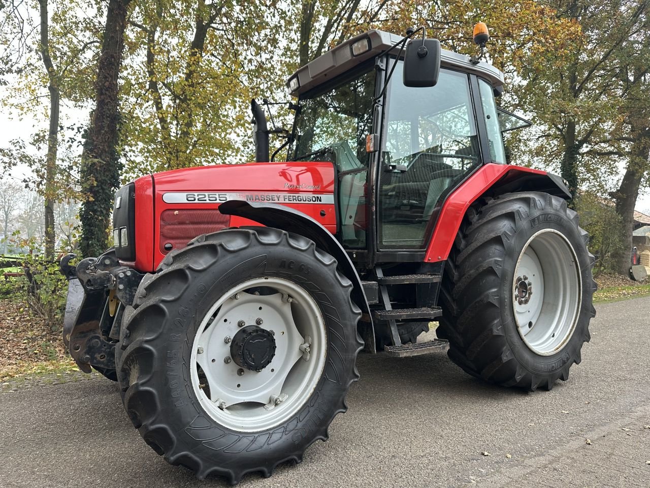 Traktor του τύπου Massey Ferguson 6255, Gebrauchtmaschine σε Rossum (Φωτογραφία 1)