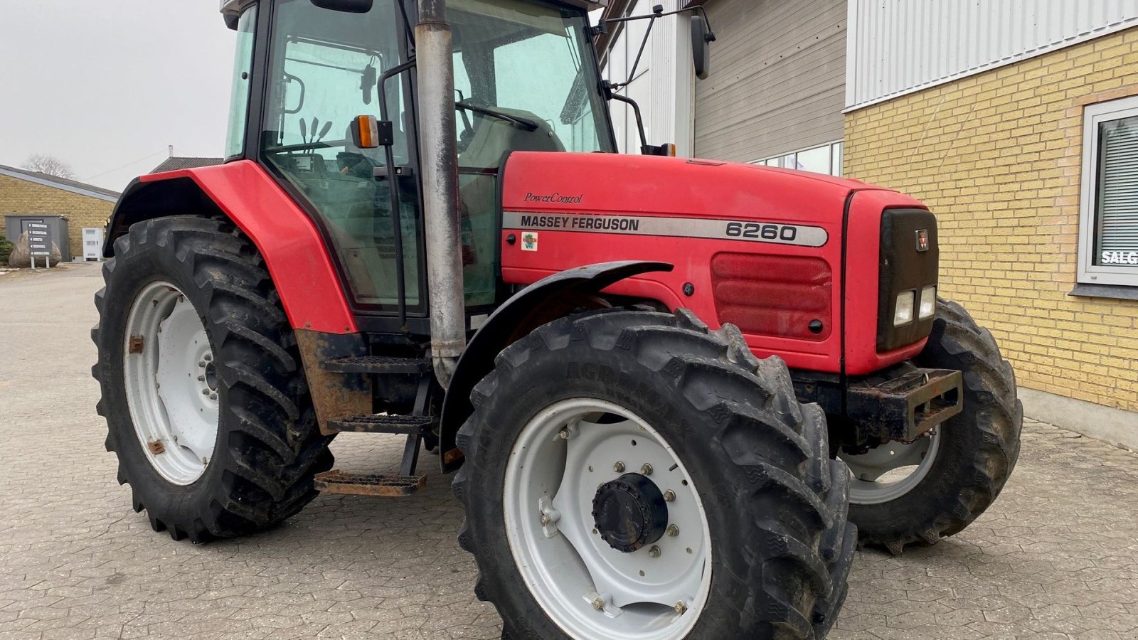 Traktor от тип Massey Ferguson 6260 Dyna 4, Gebrauchtmaschine в Ringe (Снимка 1)