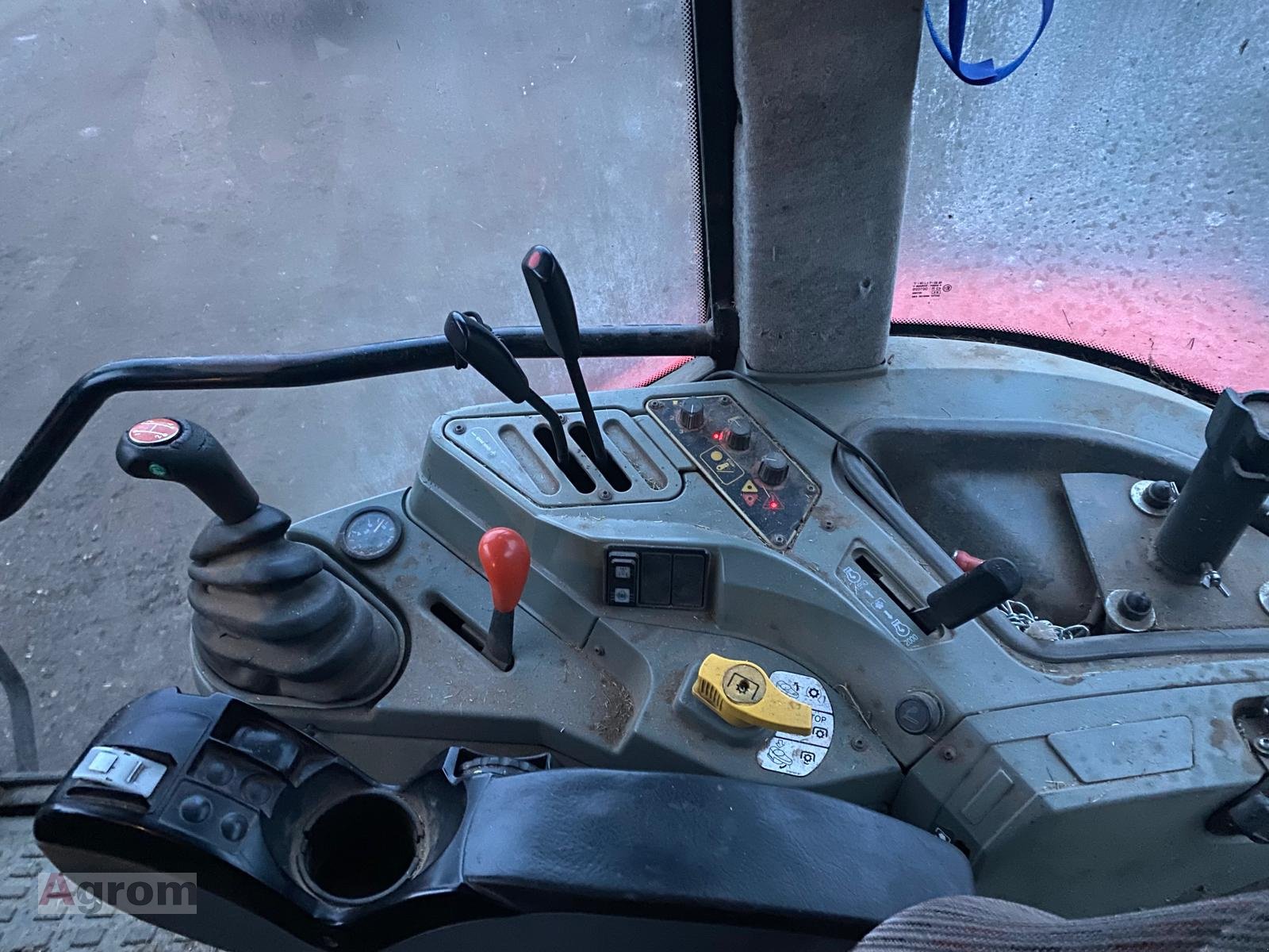 Traktor типа Massey Ferguson 6270 PowerControl, Gebrauchtmaschine в Meißenheim-Kürzell (Фотография 9)