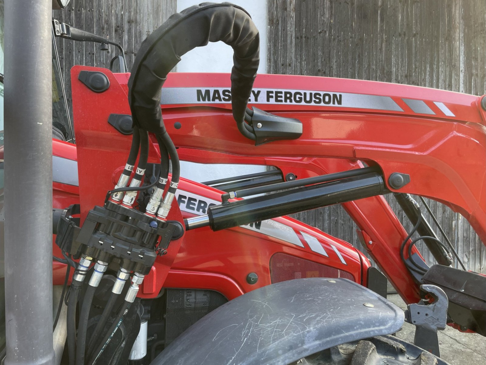 Traktor of the type Massey Ferguson 6445 Dyna 6, Gebrauchtmaschine in Bayern - Schwindegg (Picture 14)