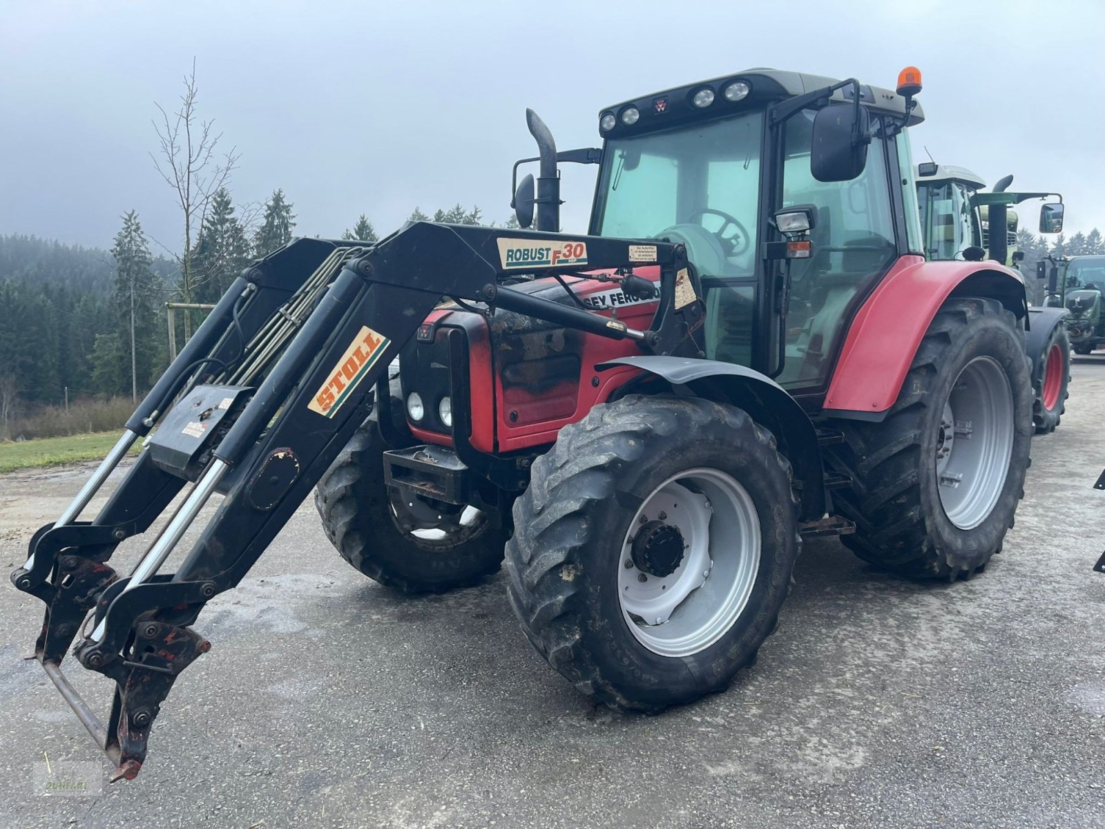 Traktor of the type Massey Ferguson 6445, Gebrauchtmaschine in Bad Leonfelden (Picture 1)