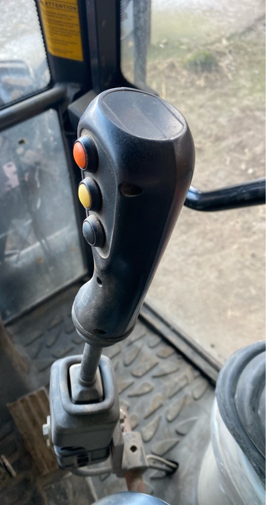 Traktor Türe ait Massey Ferguson 6445, Gebrauchtmaschine içinde Nasbinals (resim 3)