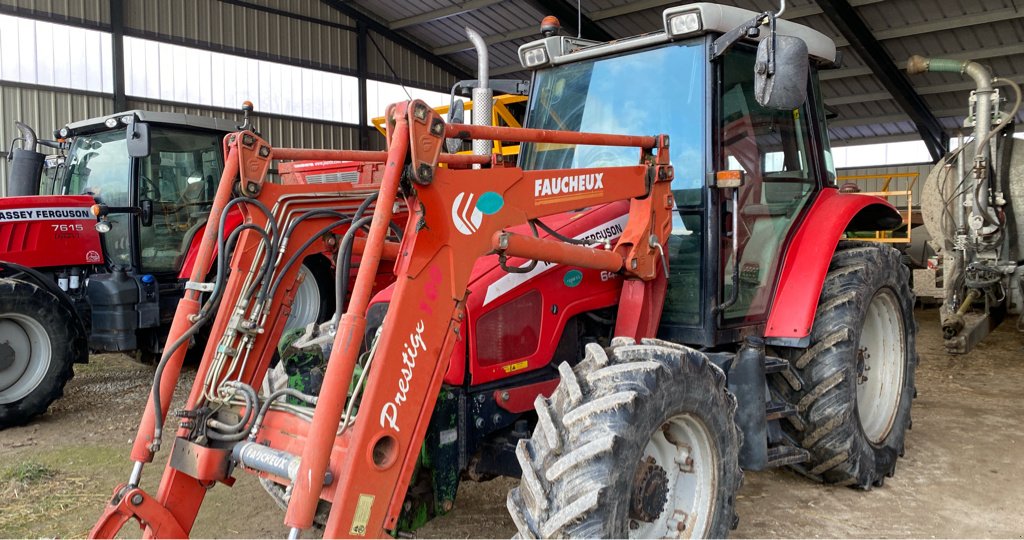 Traktor Türe ait Massey Ferguson 6445, Gebrauchtmaschine içinde Nasbinals (resim 1)